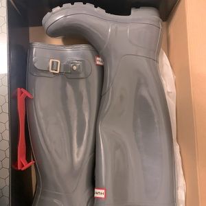 Size 6 women’s hunter boots